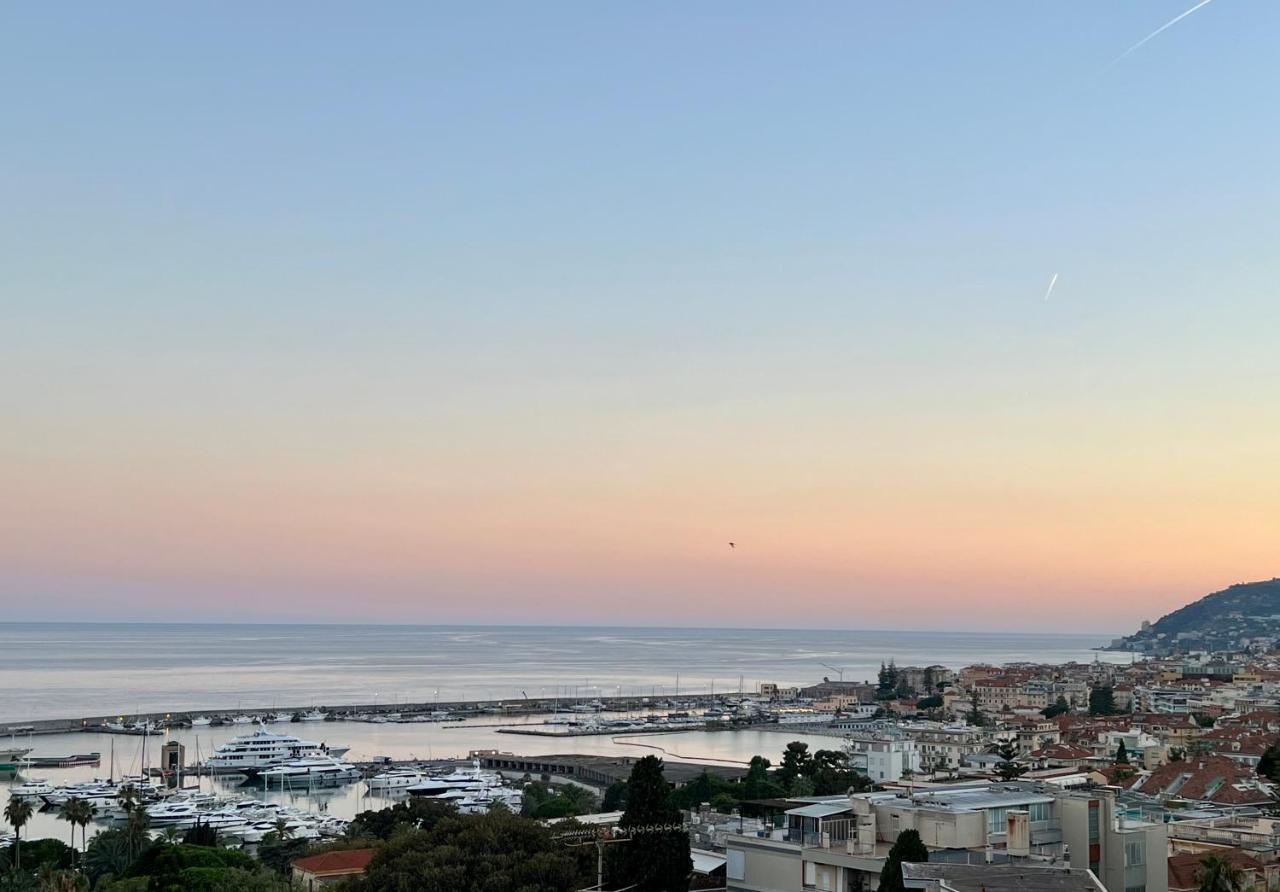 Special Home Vista Mare E Parcheggio Privato Sanremo Exteriör bild